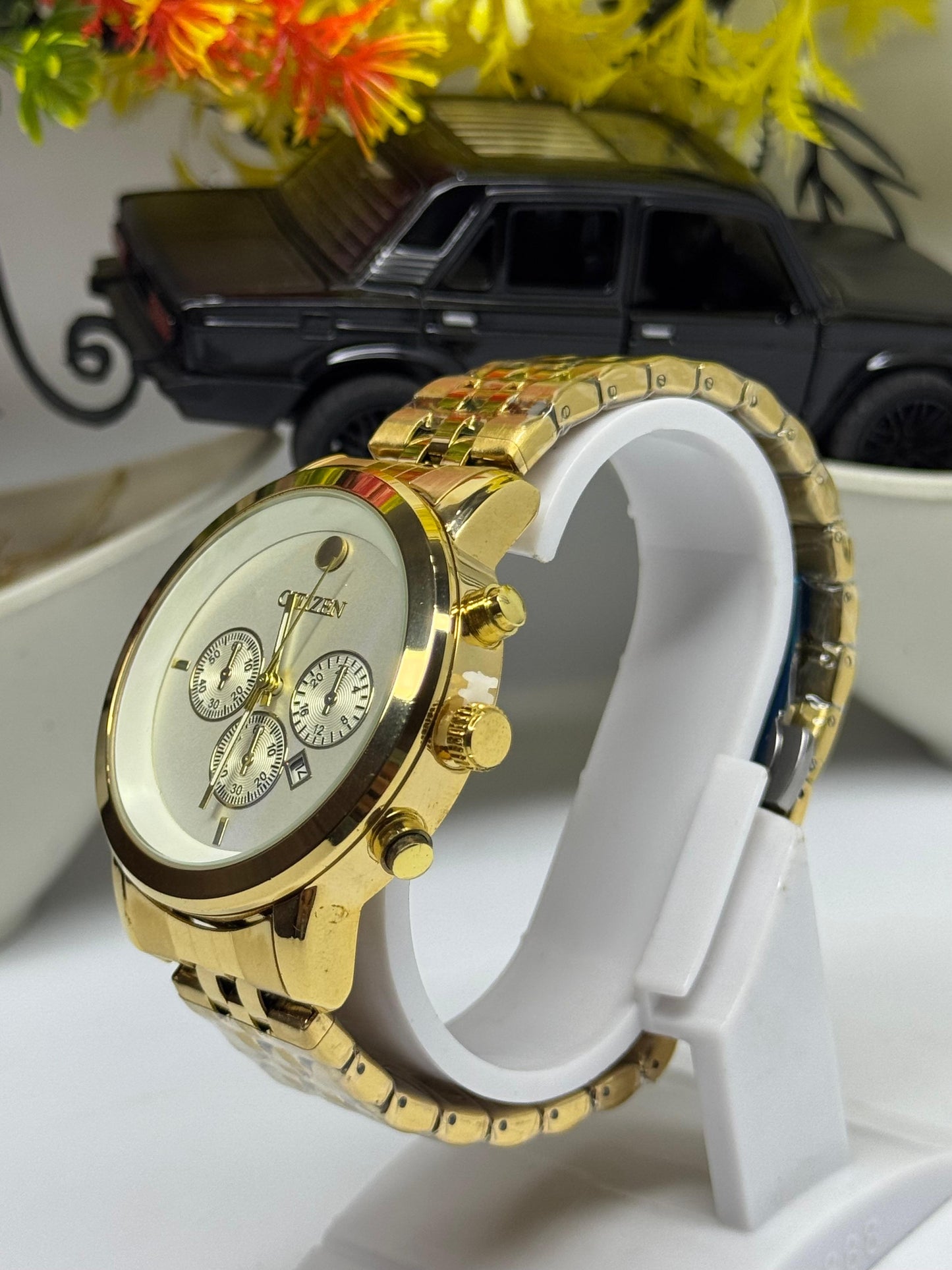 Citizen Gold Chronograph Style Watch – Date Display