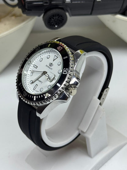 Rinnady Quartz Watch  Rotating Display